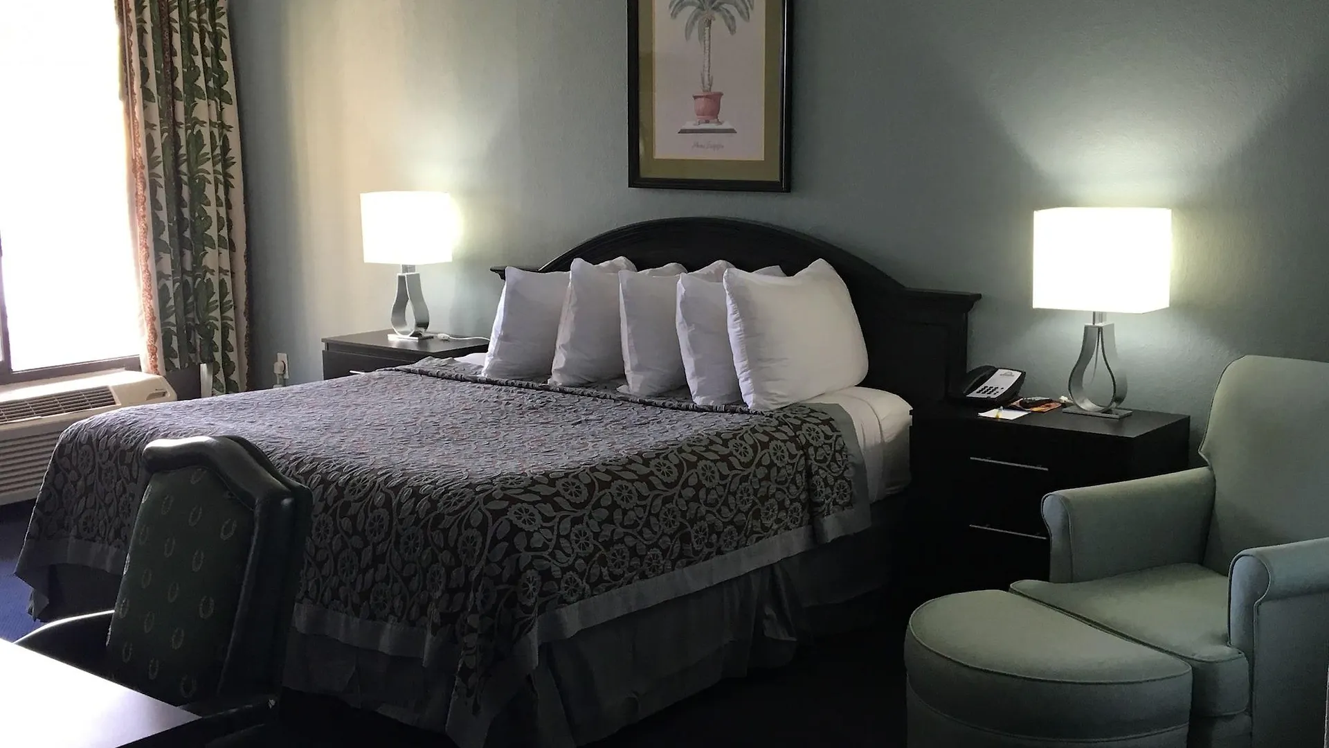 Hotel Days Inn By Wyndham Orlando Airport Florida Mall Williamsburg