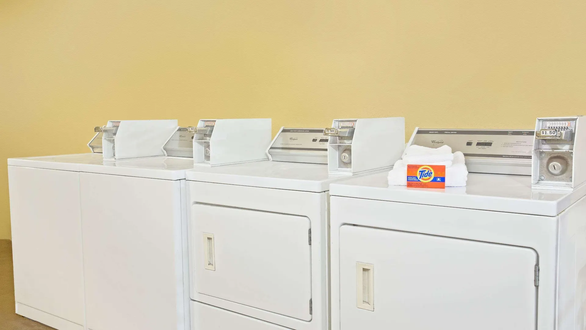 Days Inn By Wyndham Orlando Airport Florida Mall Williamsburg Hotel