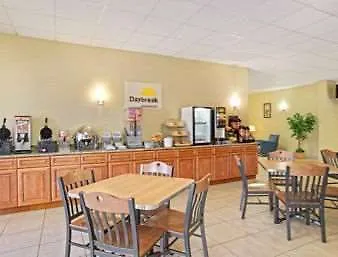 Days Inn By Wyndham Orlando Airport Florida Mall Williamsburg