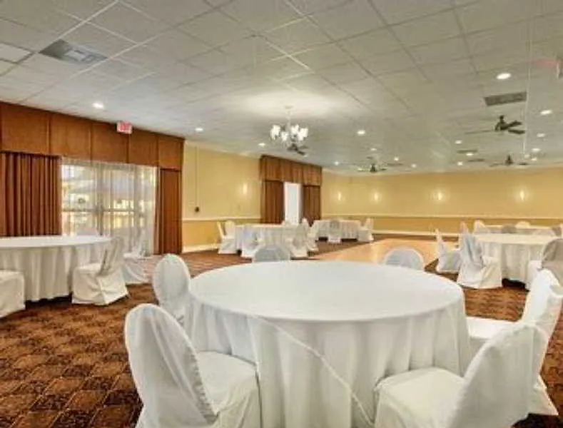 Hotel Days Inn By Wyndham Orlando Airport Florida Mall Williamsburg