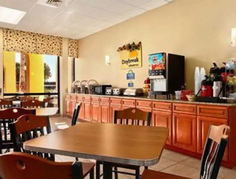 Days Inn By Wyndham Orlando Airport Florida Mall Williamsburg 2*,